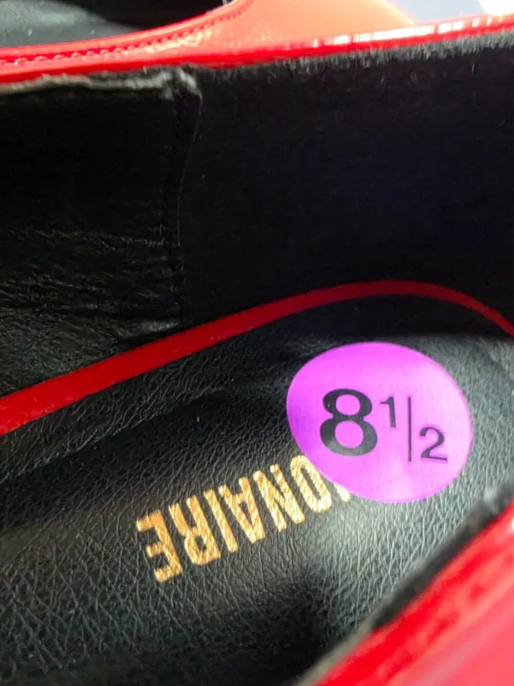 Red Cushionaire Womans Flats (8&1/2)